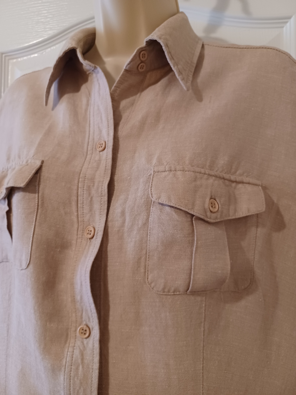 New York & Company Light Beige Short Sleeve Button-Down Shirt - Picture 3 of 11